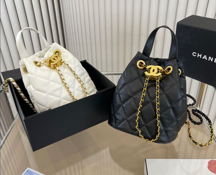 定番人気！！巾着ショルダー♪】CHANEL チェーン ポシェット